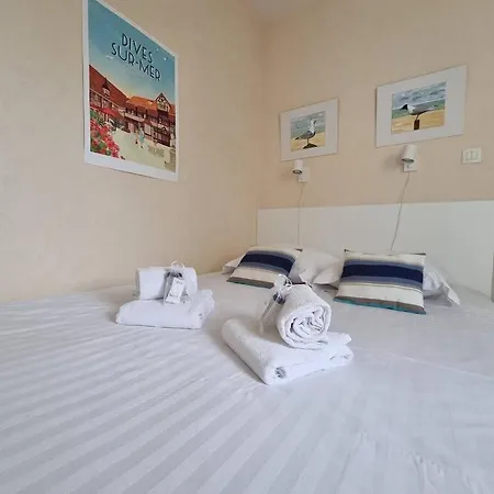 Athena Proche Centre